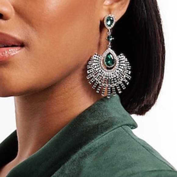 Express Emerald Teardrop Burst Drop
Earrings Brand New with Tags Sold Out Online - Picture 2 of 3